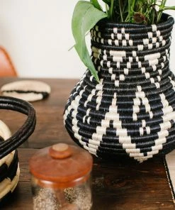 RWANDA Black Rangi Vase HOME