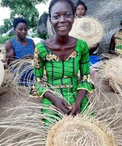 GHANA Brown Short Pet Hut